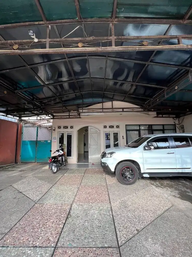 Jagakarsa Rumah Strategis Pinggir Jalan Utama