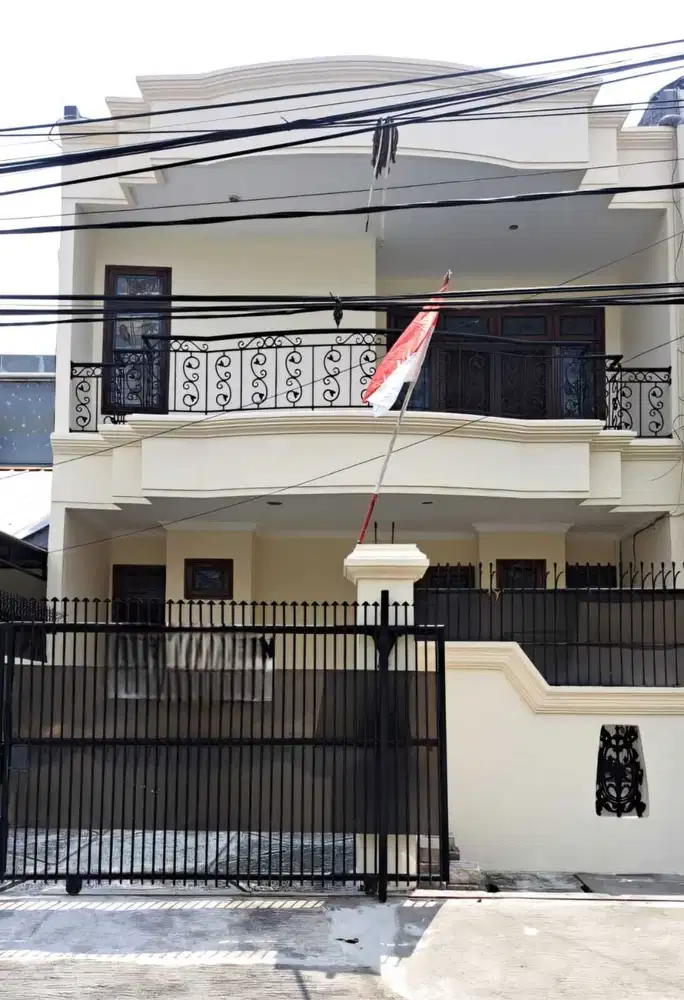 disewakan rumah bagus 2lantai di sunter