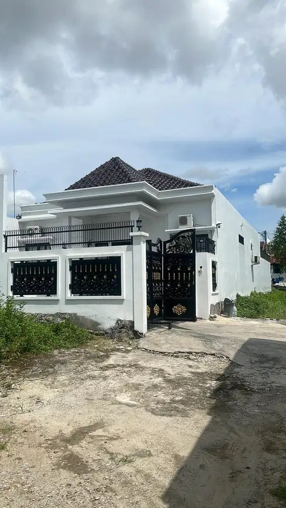Rumah Mewah + Swimming Pool di Kelapa Dua Kota Serang
