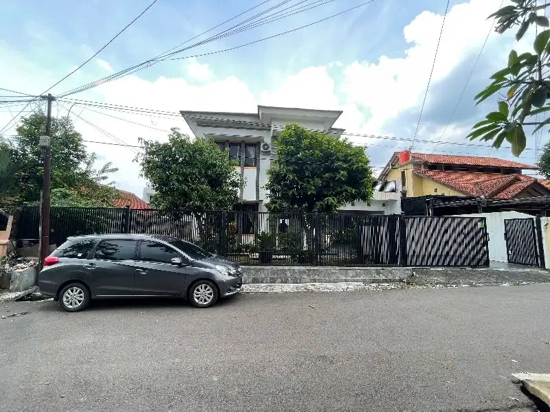 Jual Rumah luas kompleks bppb Bogor