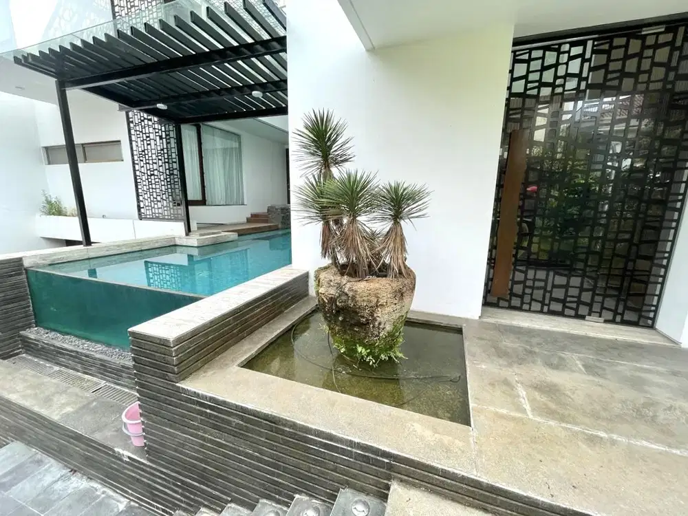 Disewakan Rumah Mewah American Style di PIK Full Furnished