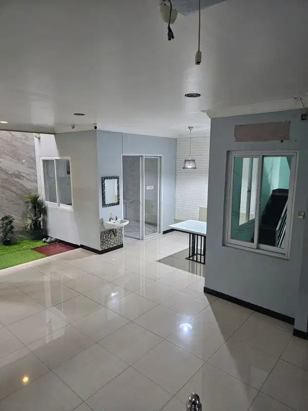 Dijual Rumah di Daan Mogot Baru Boulevard 200M 4.3M