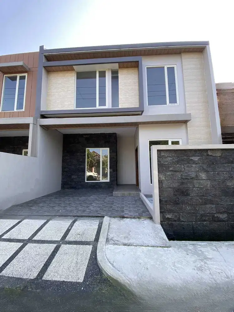 0804 - Dijual Rumah Rungkut Harapan 3 BR 2 Lantai Hadap Timur