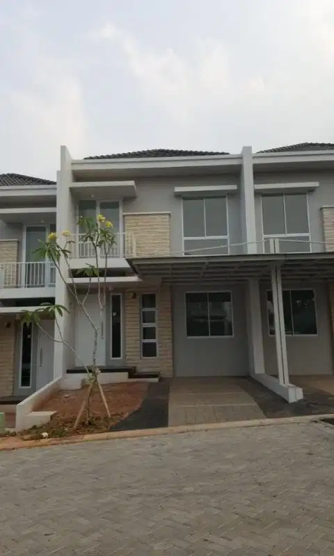 Dijual rumah 2 lt  harga mring di Cibubur Country