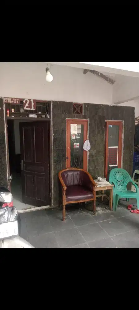 Rumah lama di jatipadang pejaten 184mtr Shm 1m jamin sgt strategis