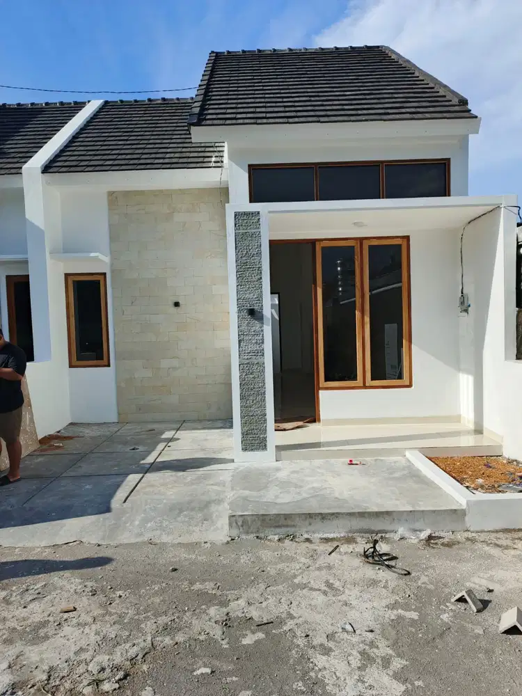 RUMAH 1 LANTAI DI BOLON COLOMADU SOLO DEKAT BANDARA