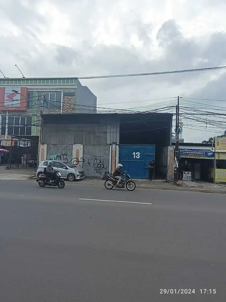 Dijual Gudang +Bengkel Pinggir Jalan Cipondoh Tangerang