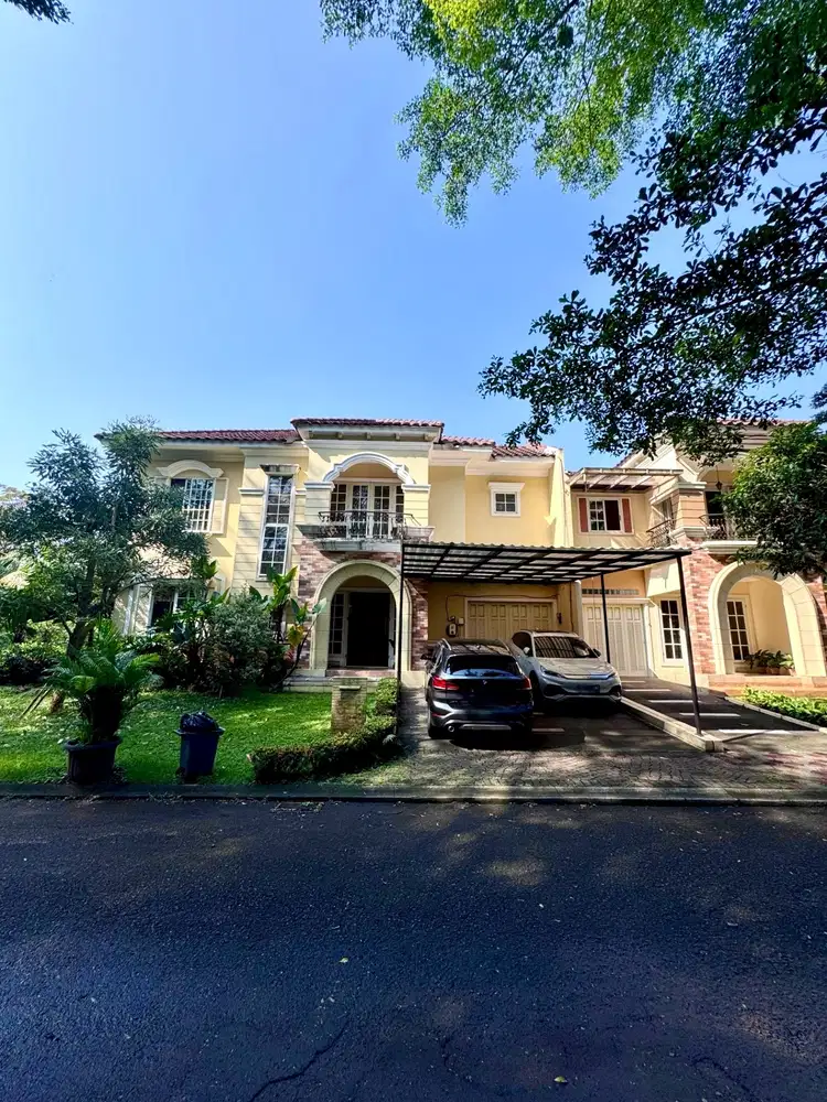 Rumah Hoek Dengan Taman Luas, The Green Cluster Monte Carlo BSD