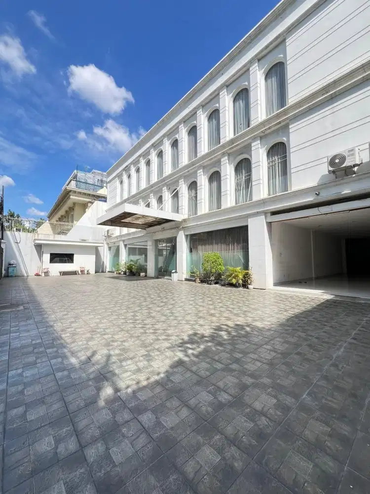 DIJUAL MINI BUILDING SIAP PAKAI PRIME AREA DKT SUDIRMAN DI KEBYR BARU