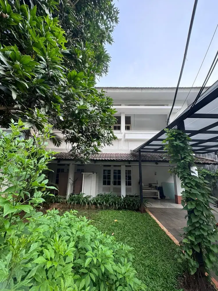 Jual Rumah Elite Colonial 2 Lantai di Kebayoran Baru