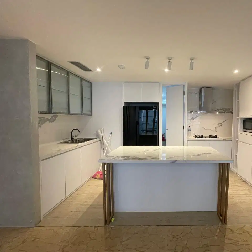 Disewakan apartemen royale springhill 3 kamar 192 meter furnish