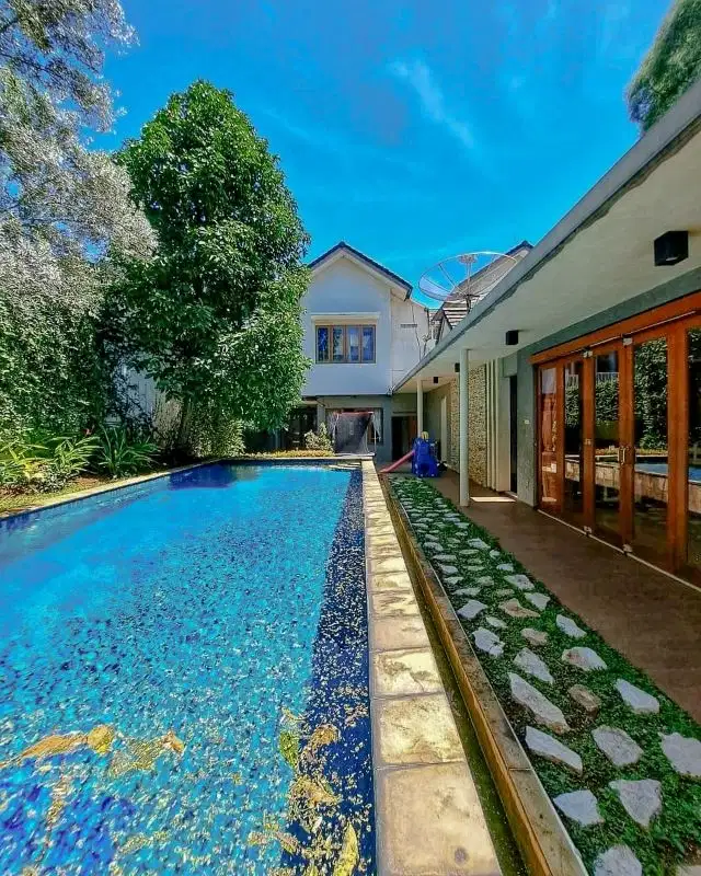 Dijual Rumah Cozy Tropical Modern di Bintang, Tangsel