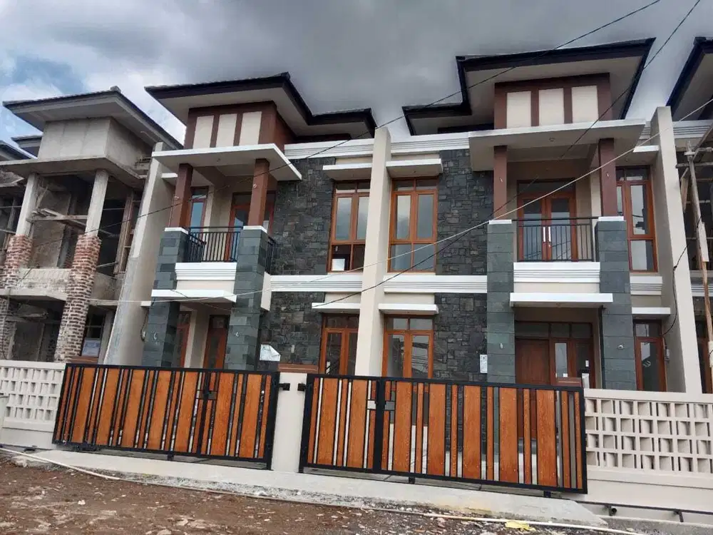 Rumah 2 Lt Modern di Margahayu Raya Ciwastra Buahbatu dkt RS Al Islam