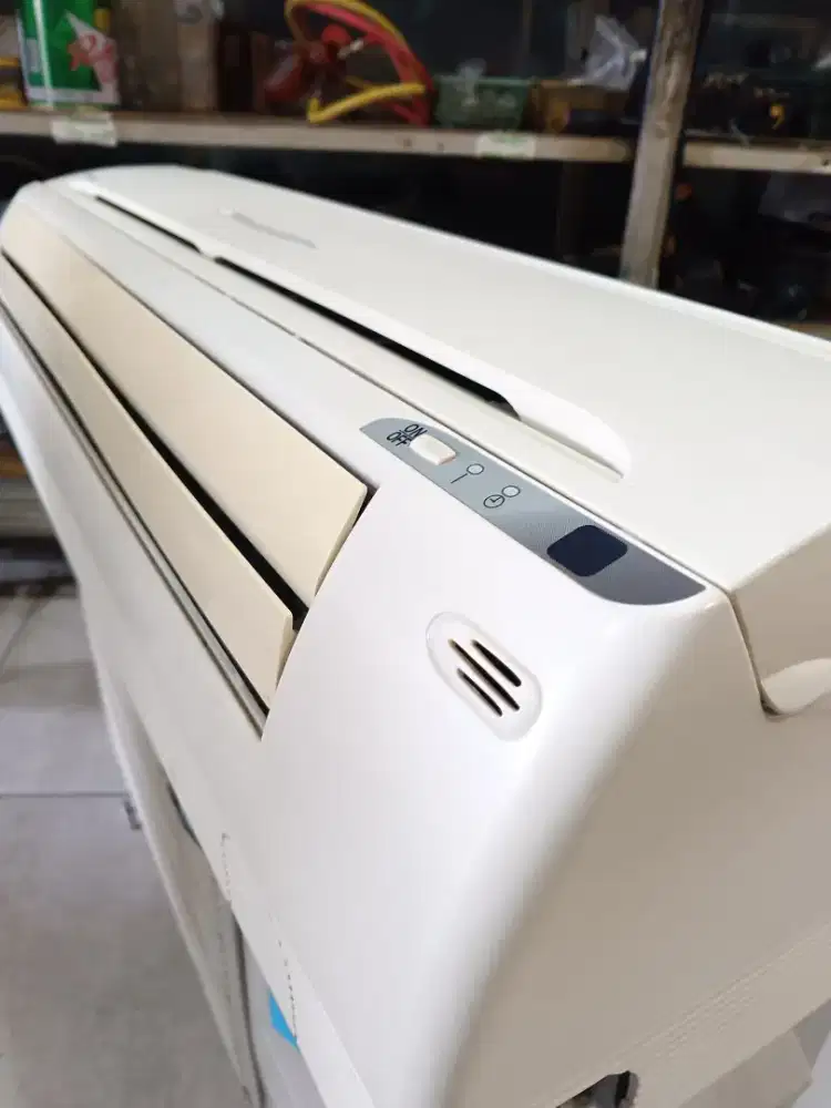 AC split merk Daikin 3/4 PK dingin bagus bergaransi