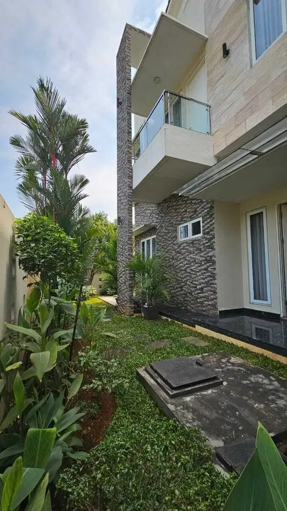 DIJUAL RUMAH MEWAH SIAP HUNI SEKTOR 1C GADING SERPONG