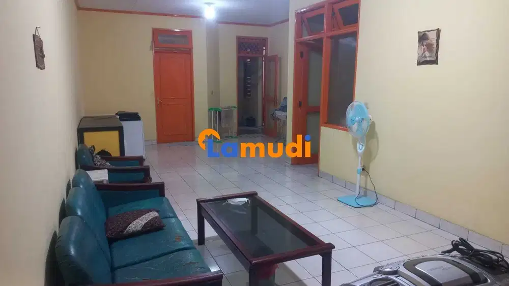 Rumah 1 1/4lantai lokasi dekat bandara di komplek yang ramai