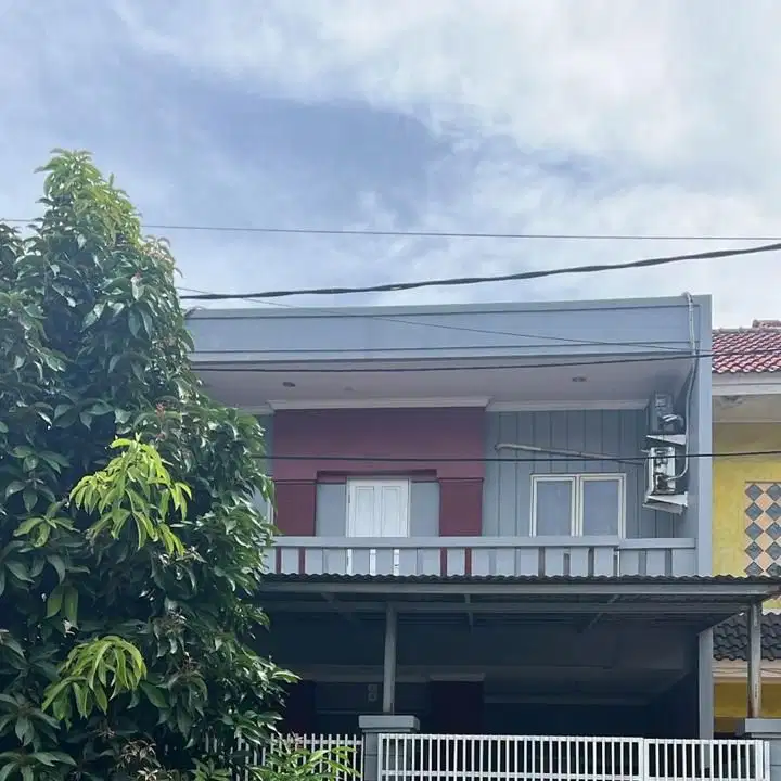 Dijual Rumah 2 lantai di Taman Palem Lestari,