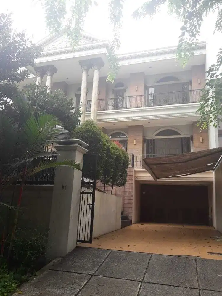 Jual cepat rumah mewah 3 lantai di Kelapa Gading Jakarta Utara