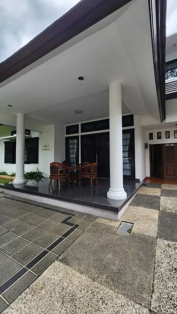BU Rumah Mewah Full Furnished daerah Citarum Bandung ( UNDER VALUED )