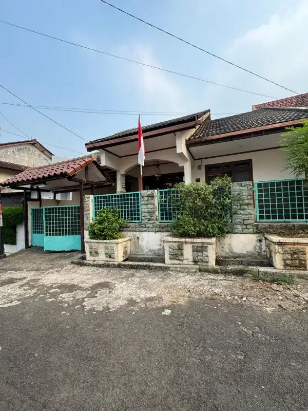 RUMAH LAMA 1 LANTAI DALAM KOMPLEK DI CINERE