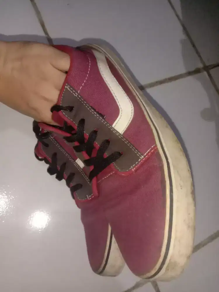 Sepatu Uk 41/42 Masuk