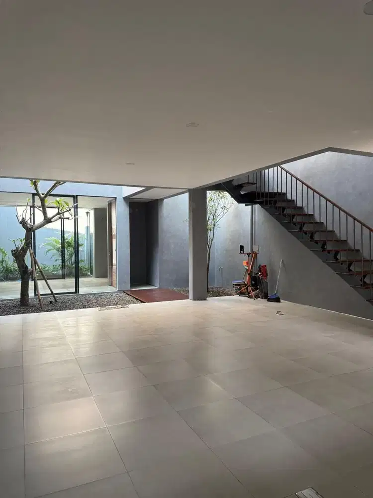 FOR SALE RUMAH MODERN TROPIS DI PONDOK PINANG JAKARTA SELATAN