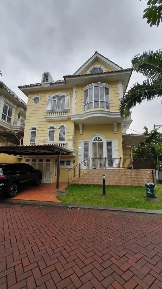 Dijual Rumah Hoek  Cluster Montana Village Gading Serpong