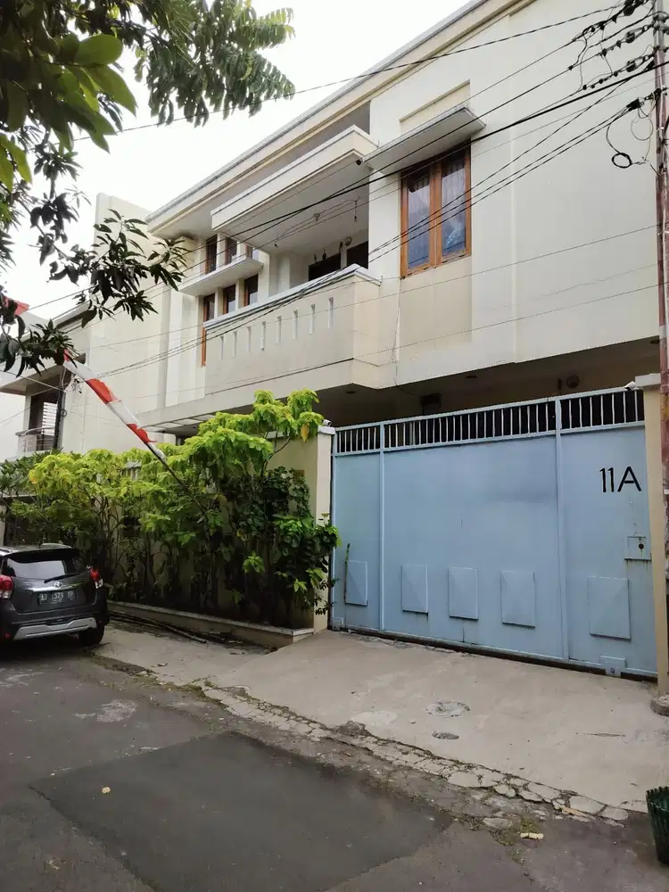 Tengah Kota Solo Depan Stadion Manahan