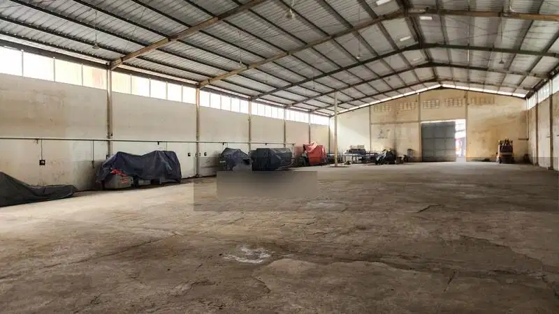 DIJUAL GUDANG KOSMBI BARAT RAYA, DADAP, BANTEN, TANGERANG, LT. 8.355 m2, SHM, SIAP PAKAI.