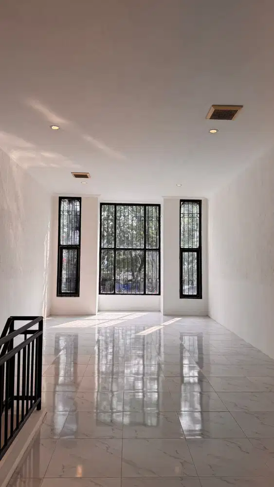 Di Sewakan Ruko 2LT Di Kelapa Gading Boulevard Hibrida