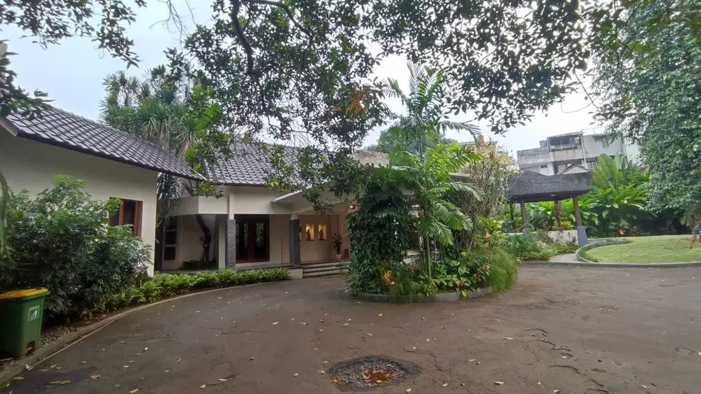 RUMAH MEWAH PRIVATE POOL DI CIPETE AREA JAKARTA SELATAN