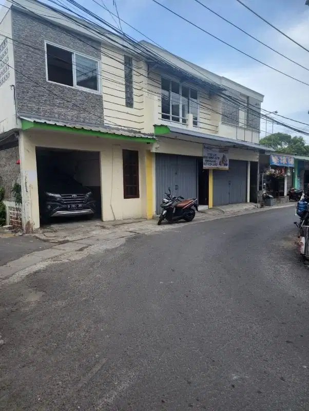 Dijual Cepat 2 Kios sekat +  diatas rumah tinggal 3KT Semanan