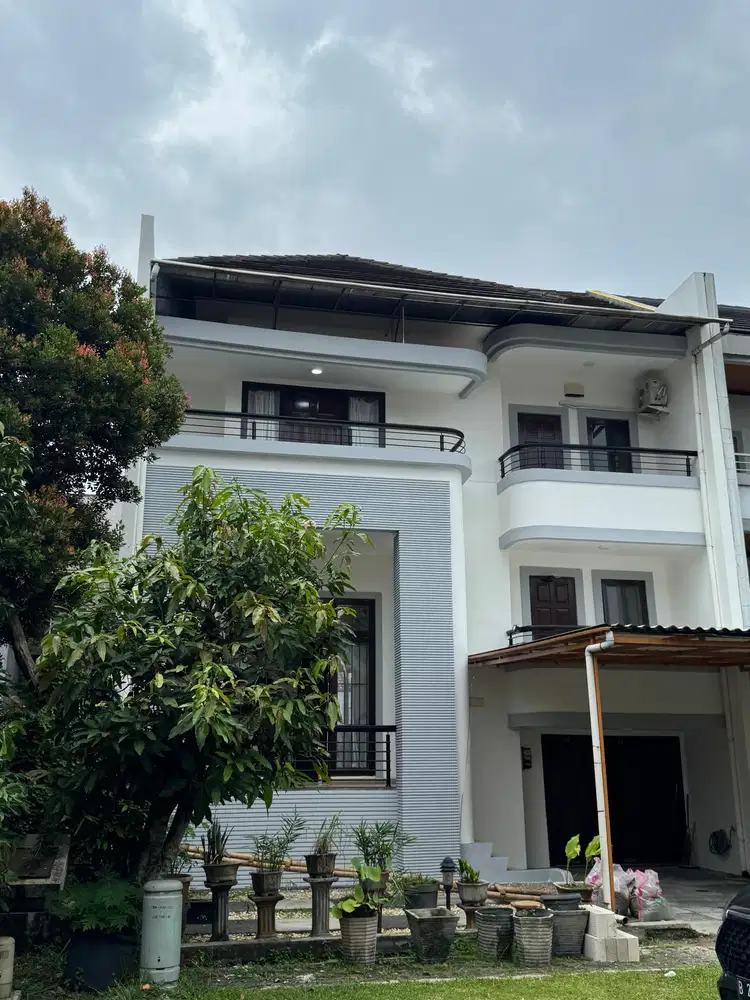 JUAL CEPAT Rumah Mewah Klasik di Citra Raya Tangerang