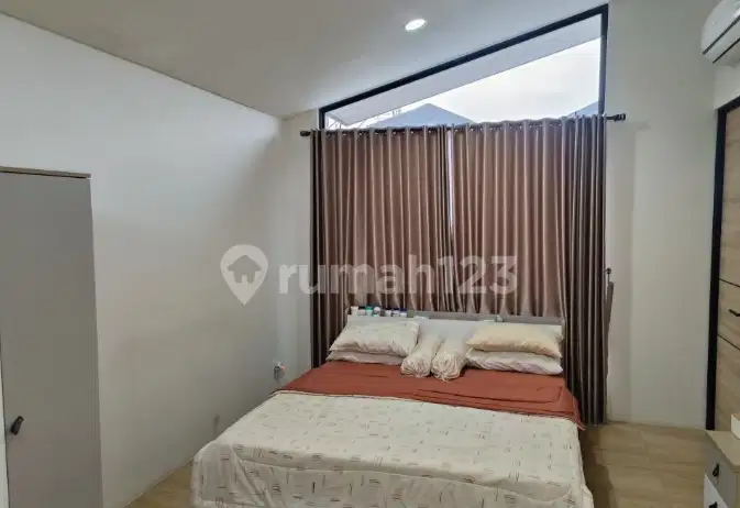 Rumah 2 Lantai Bagus Semi Furnished di Lippo Karawaci, Tangeran