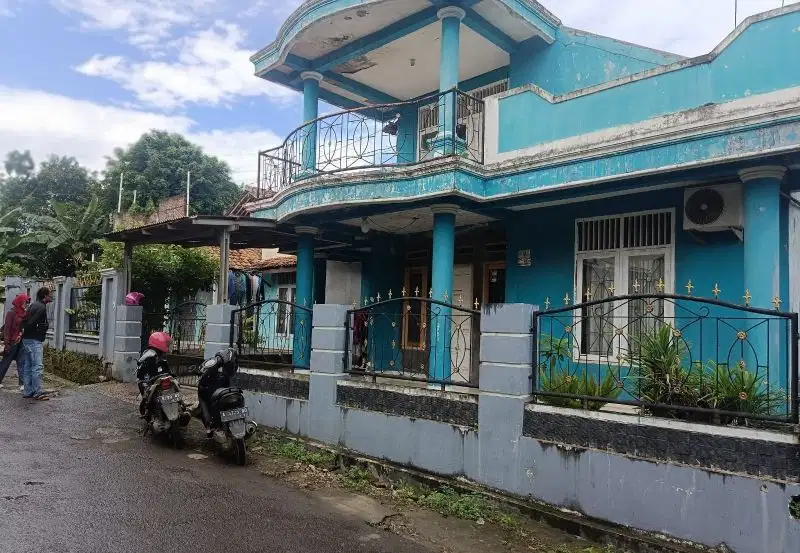 Rumah 2 Lantai Hook dekat Kampus UPI