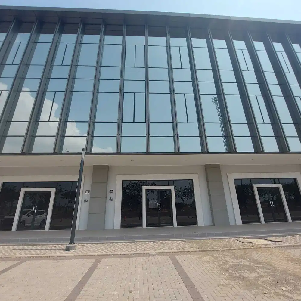 disewakan ruko soho manhattan uk 8x18m  3 lantai  sederetan mcd