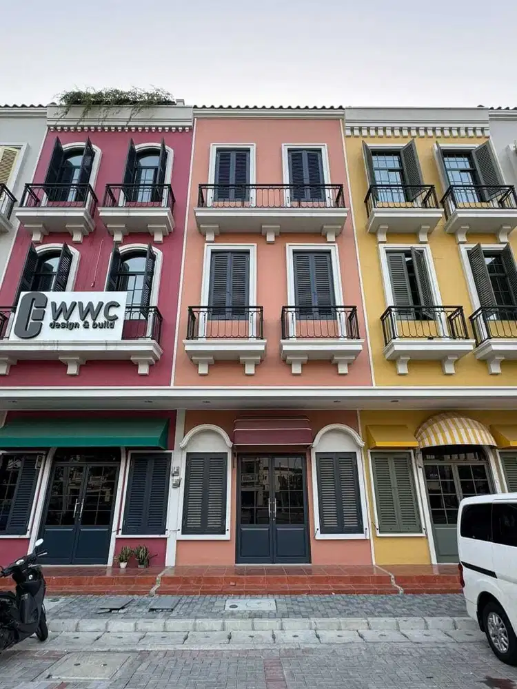 Disewakan ruko pik2 3 lantai ukuran 4.5x20 hdp jalan besar