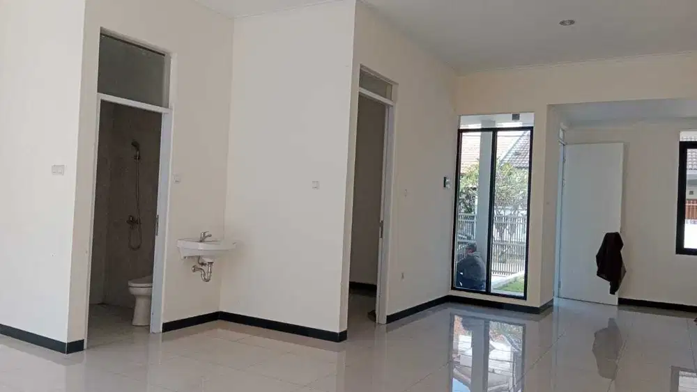 Dijual Rumah di Taman Holis Indah 1