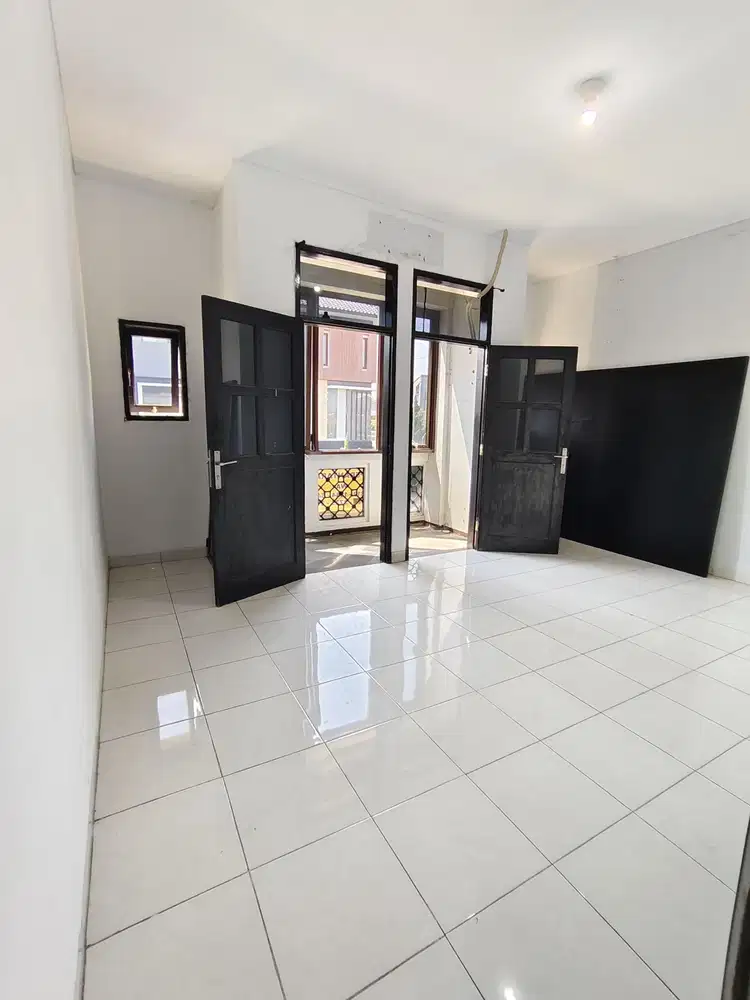 SEWA RUKO BAGUS SIAP PAKAI DI MEKARWANGI SINGGASANA BANDUNG