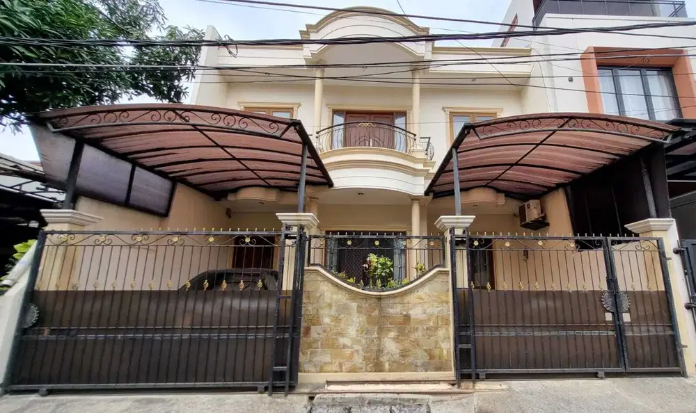 Rumah Cantik Asri Luas Tanah 135 Meter di Rawamangun