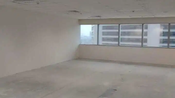 SEWA KATOR DI JAKARTA SELATAN SUDIRMAN 130M2 BARE 250K NEGO