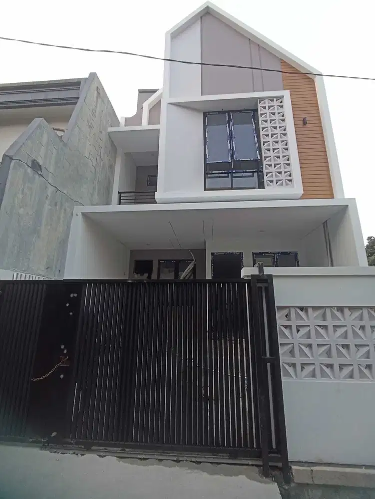 Rumah Minimalis Baru Fresh 2,5 Lantai di Pondok Bambu - Duren Sawit