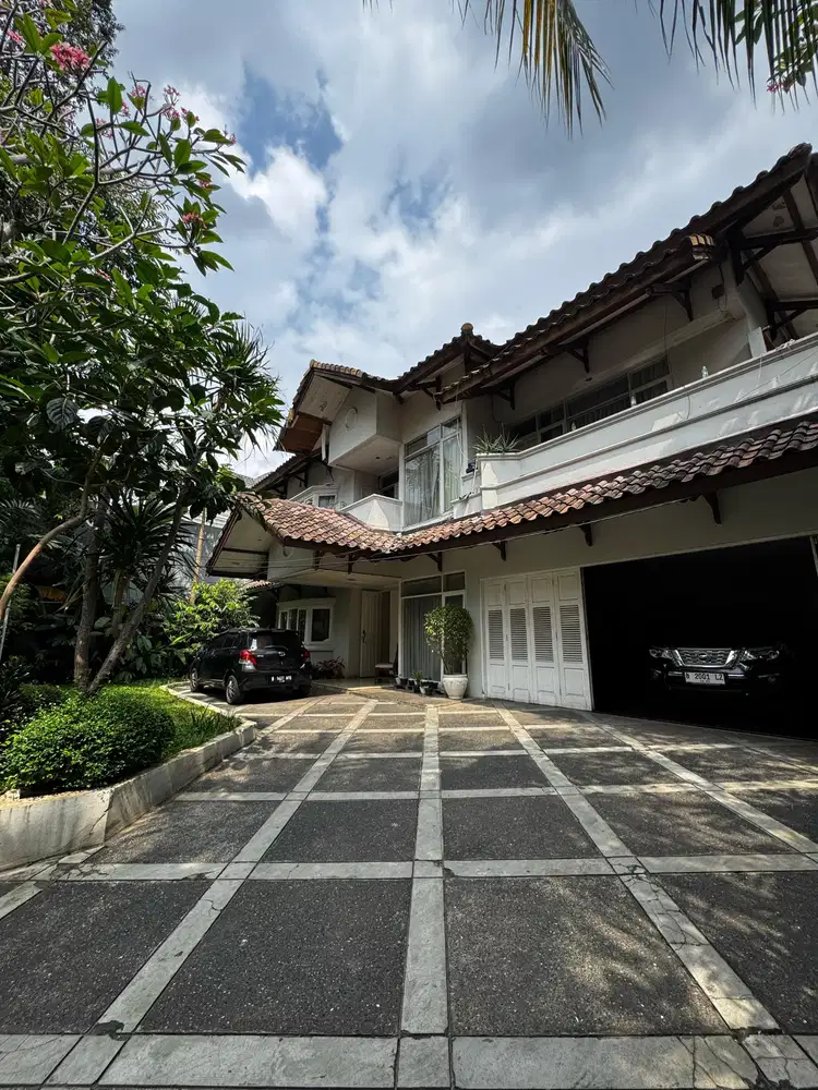 DIJUAL RUMAH STRATEGIS HIUTNG TANAH PRIME AREA DISELONG KEBAYORAN BARU