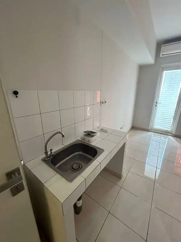 Disewakan  atau Dijual Apartemen studio  Springlake Summarecon Bekasi