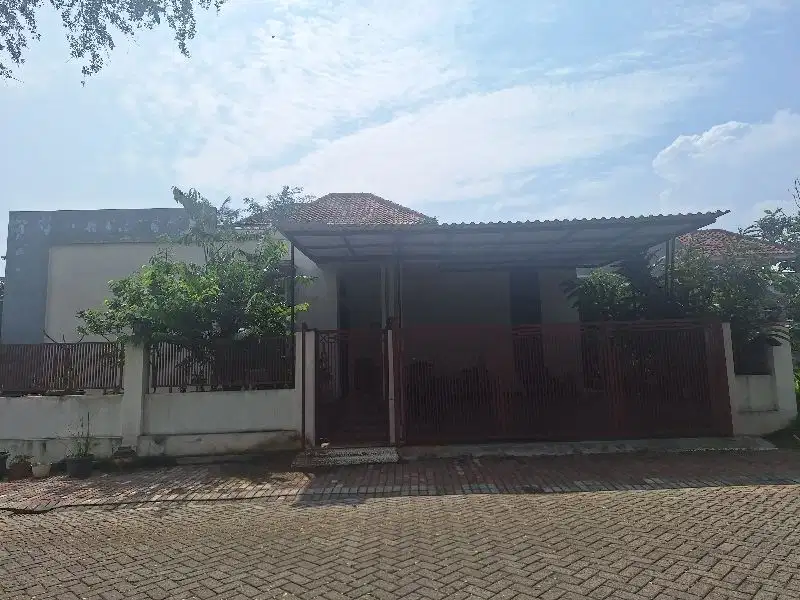 Dijual rumah semi furniture di hoek tnh luas, di Citra Indah