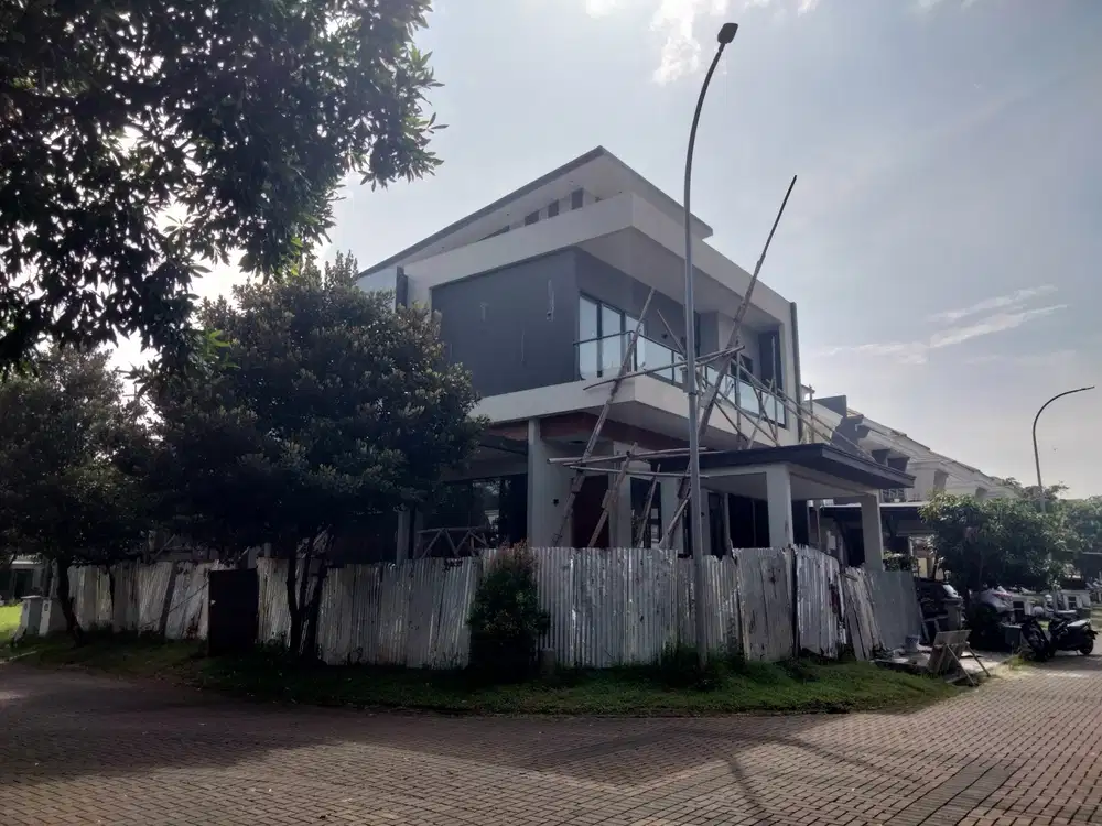 Jual Rumah Bangunan Mandiri, Di Greenwich Park Cluster Sheffield BSD