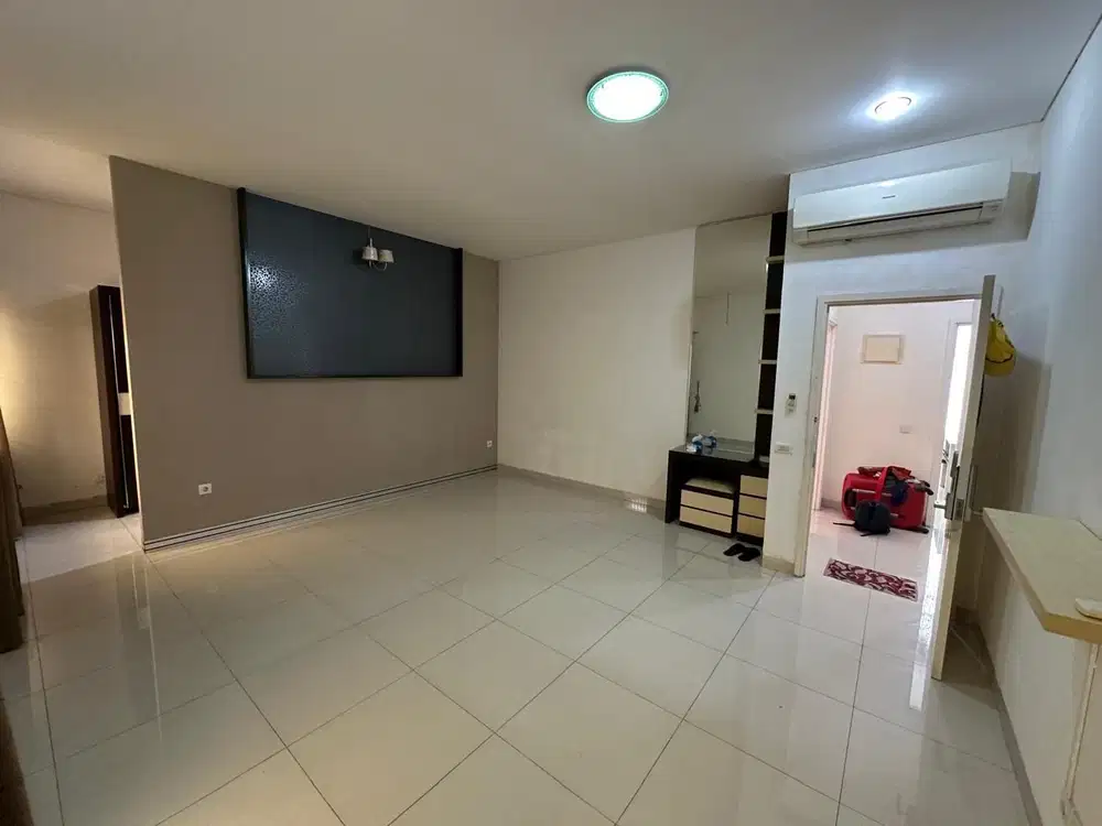 Dijual Rumah 12x16,5m Terdepan Dan Termurah di Jgc Cakung