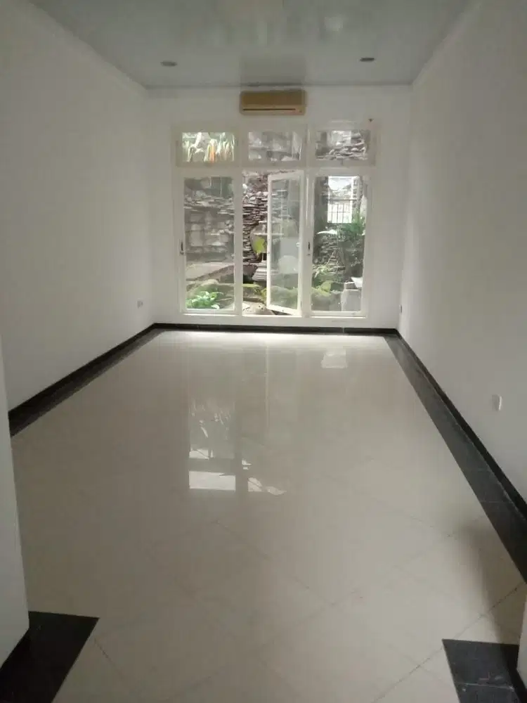 Rumah 2 lantai di perumahan Mulyosari Mas