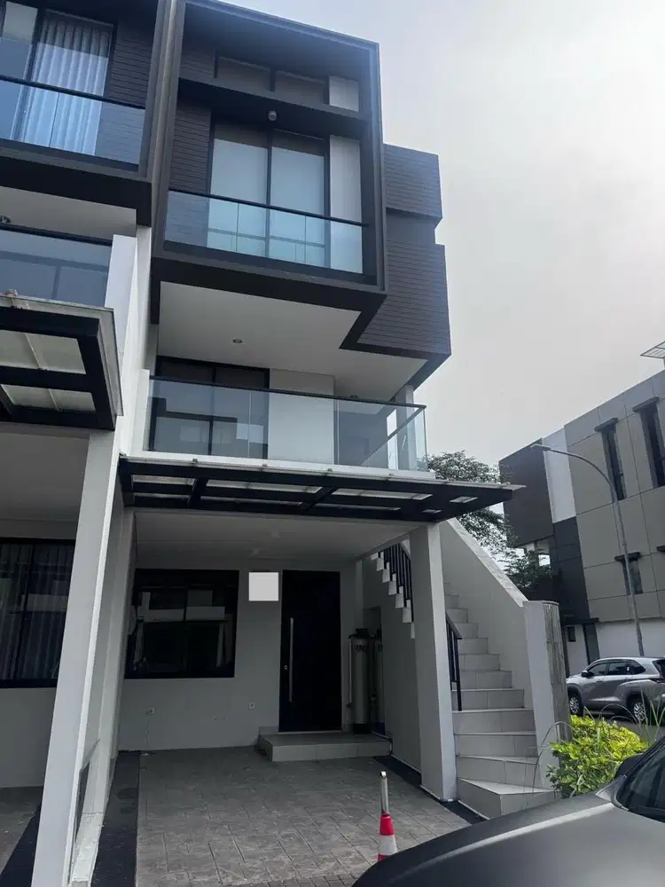 Disewakan rumah pik golf island full furnish 3 lantai