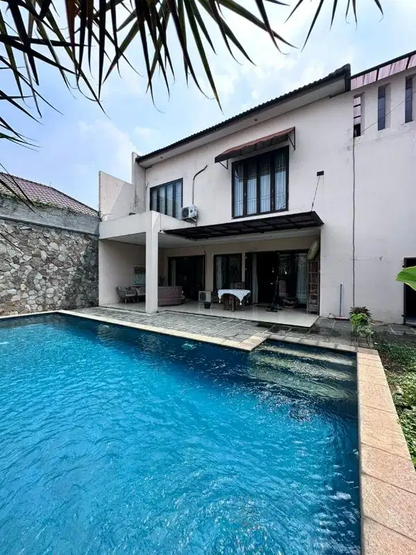 RUMAH DGN PRIVATE POOL DI JAGAKARSA